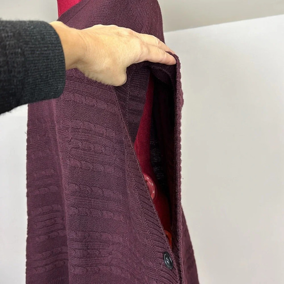 Banana Republic dark cherry cable knit sleevess sweater with decorative buttons - Picture 6 of 8